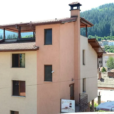 за гости тони и крис Vendégház 3*