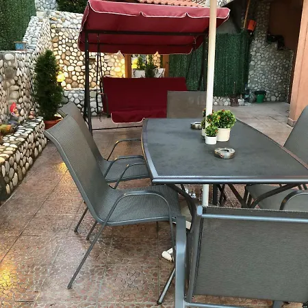 за гости тони и крис 3*