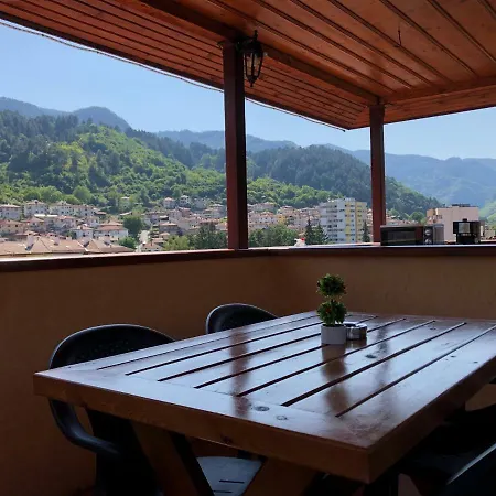 за гости тони и крис Guest house