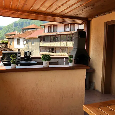 за гости тони и крис 3* Devin