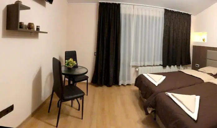 за гости тони и крис בית הארחה