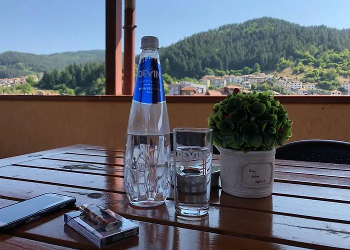 за гости тони и крис בית הארחה דבין