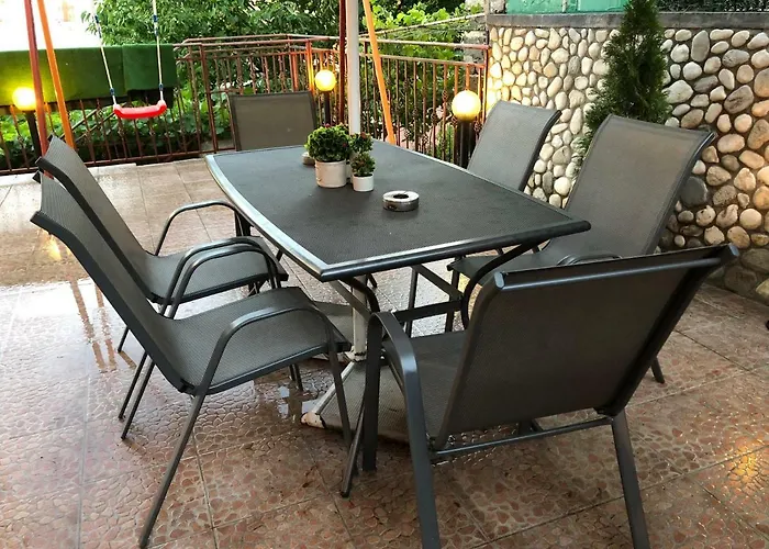 за гости тони и крис 3* דבין